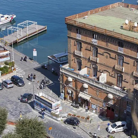 - La Terrazza Sul Porto 2 Apartment Sorrento