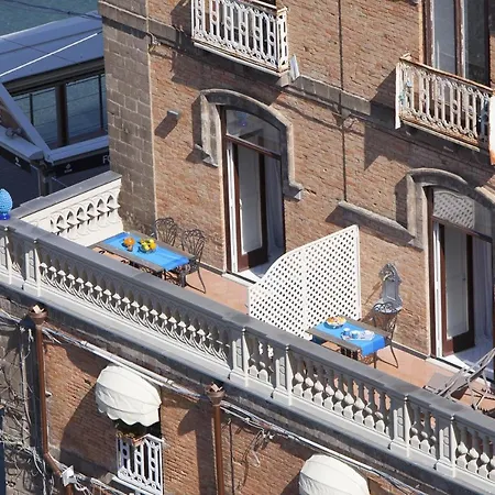 - La Terrazza Sul Porto 2 * Sorrento