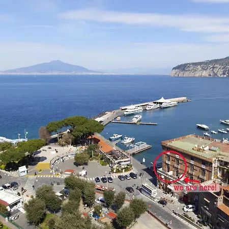 - La Terrazza Sul Porto 2 * Sorrento